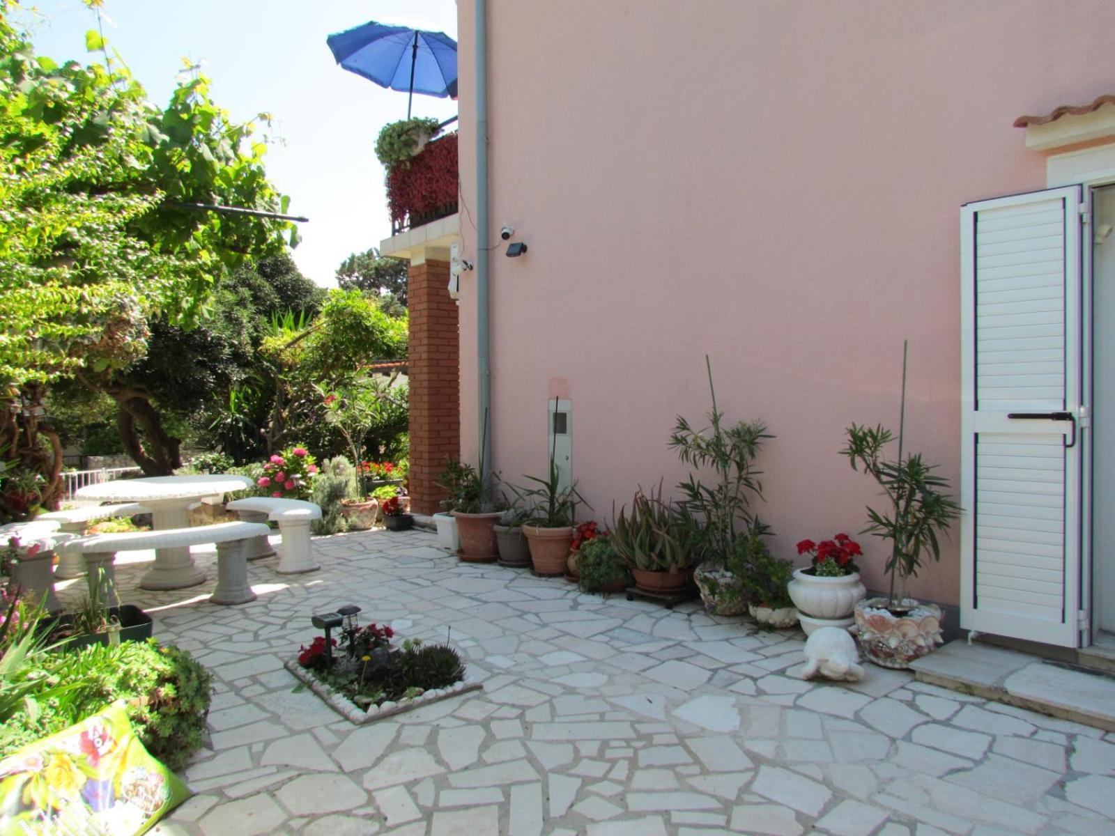 Apartments Bura & Jugo, Cres, Without Stress Eksteriør bilde