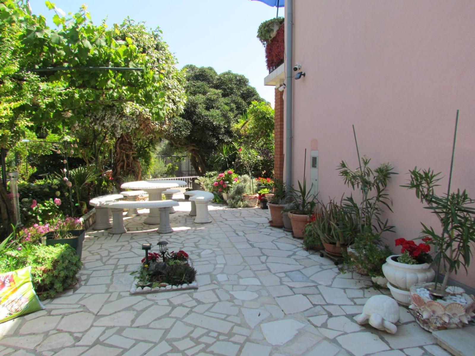 Apartments Bura & Jugo, Cres, Without Stress Eksteriør bilde